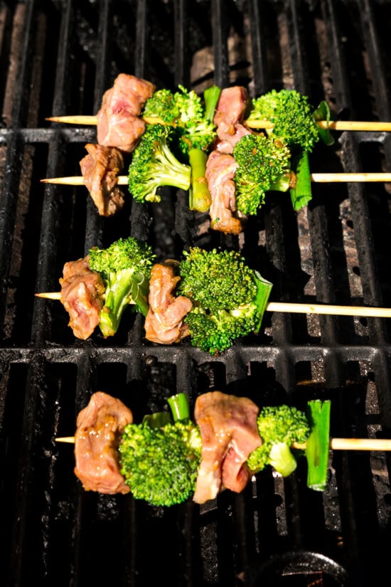 Grill the skewers.