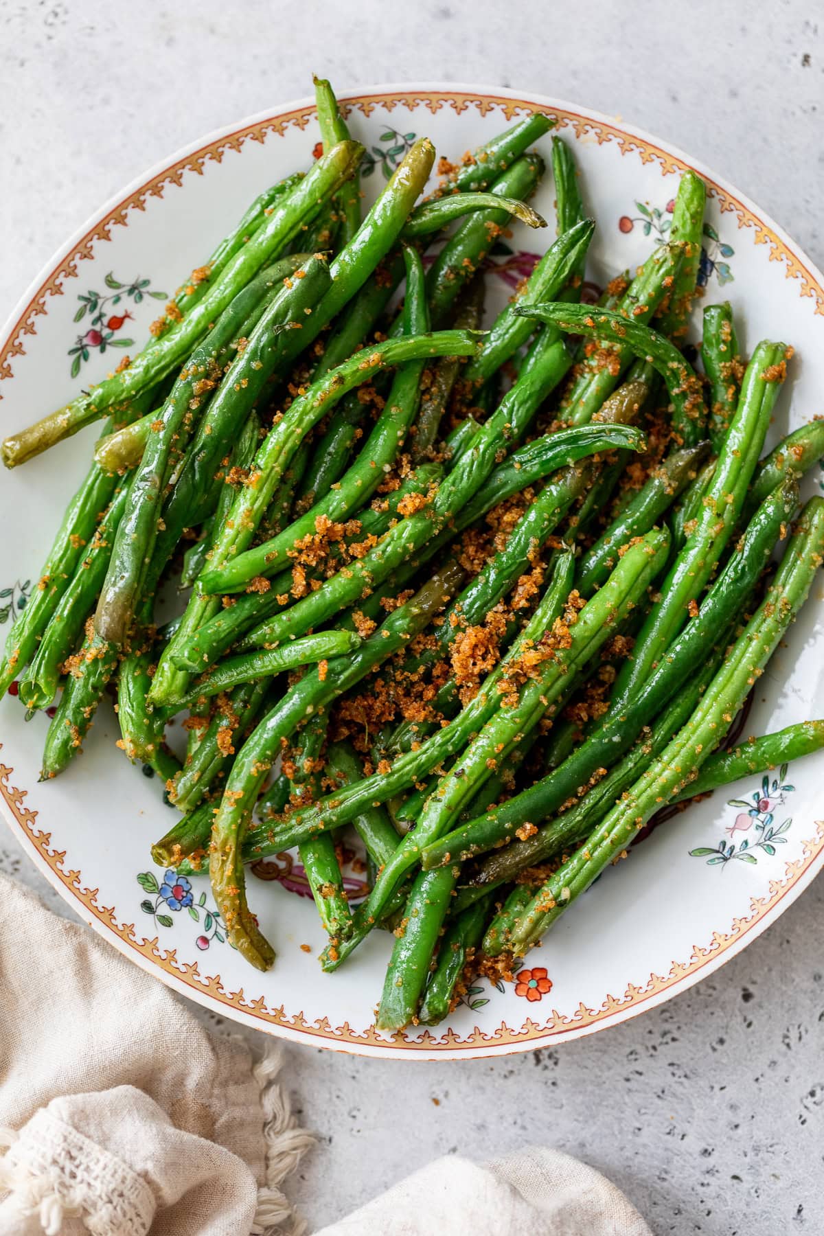 Air Fryer Green Beans on a plate